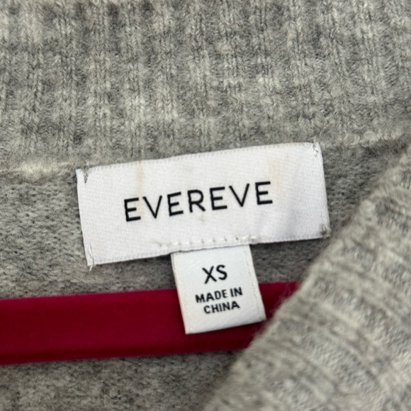 Evereve Short Sleeve Grey Sweater - Picture 3 of 4